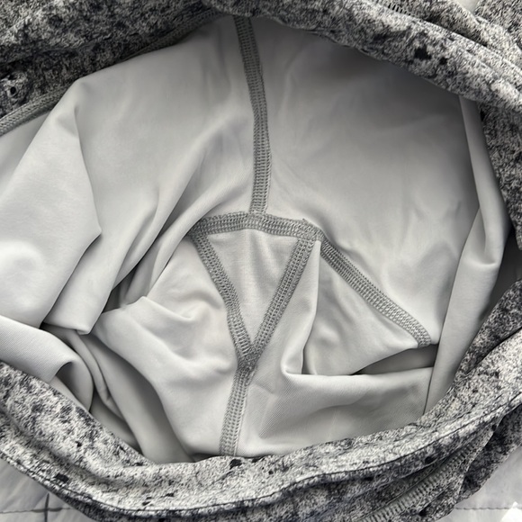 Lululemon. Wonder Under leggings. Barely worn. - Picture 3 of 4